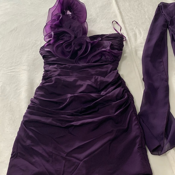 Formal Dress - Picture 1 of 5